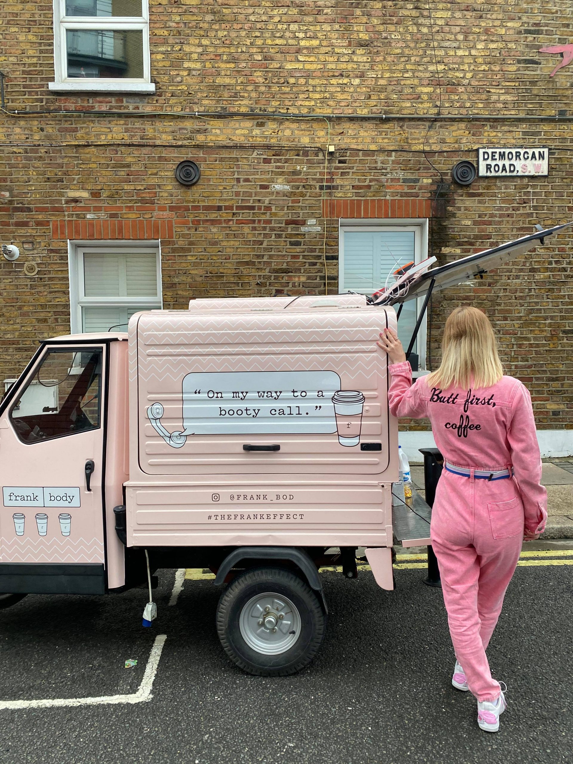 Mobile coffee cart and van hire London, uk