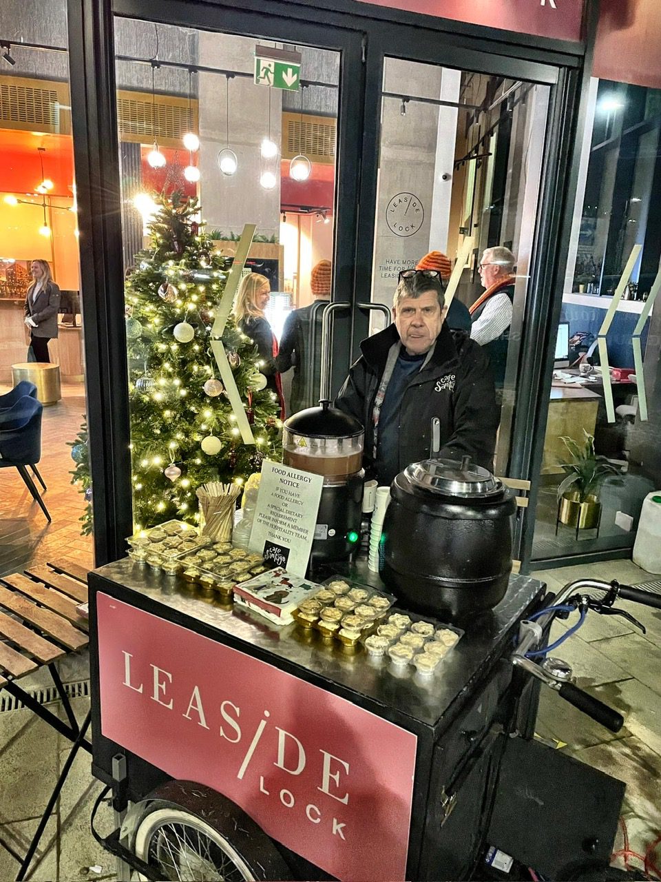 Mulled wine bike, mulled wine bar, mulled wine service, mulled wine station, mulled wine for hire.